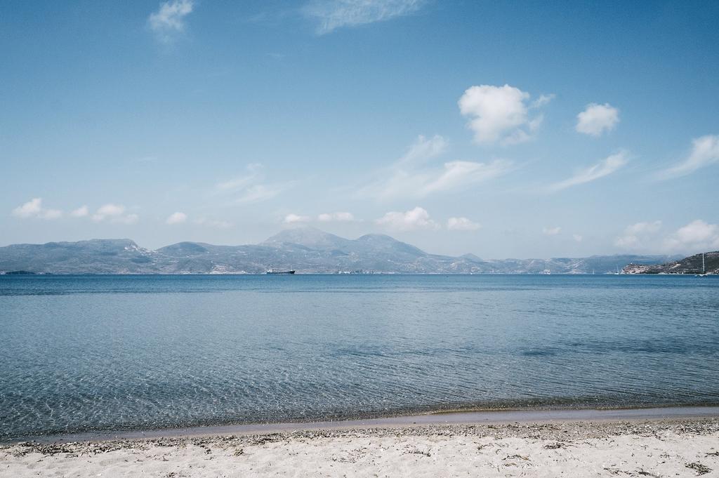Papikinou Bay Suites Adamantas  ภายนอก รูปภาพ