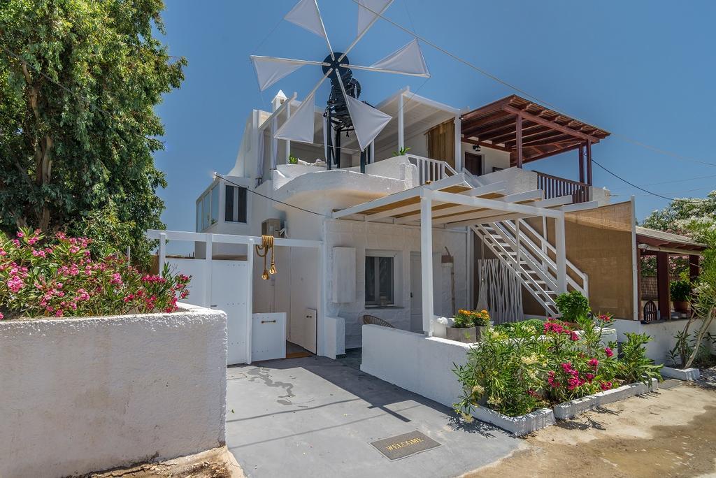 Papikinou Bay Suites Adamantas  ภายนอก รูปภาพ